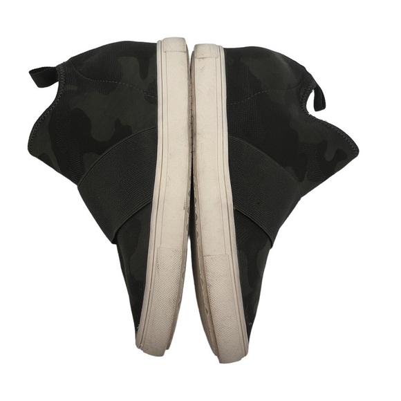 Material Girl Green Camouflage Slip On Platform Sneakers Size 9 1/2 Women’s - Picture 6 of 9